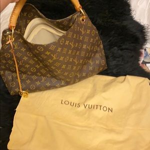 Louis Vuitton ARTSY MM bag